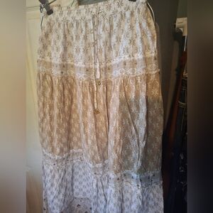 Liz Claiborne Cream and White Maxi Skirt
